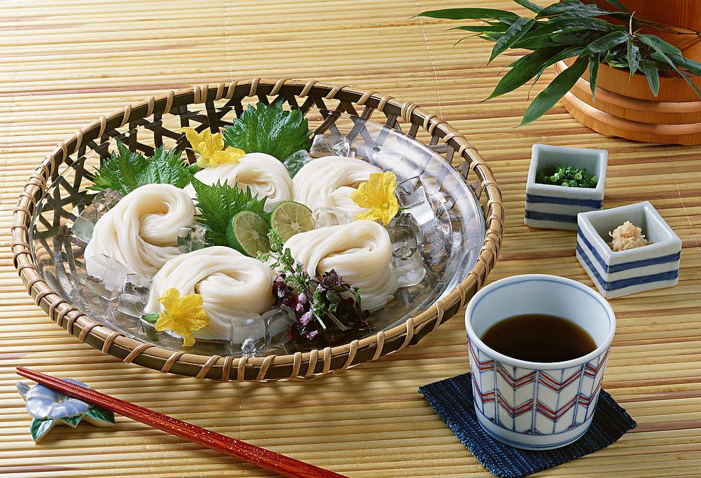 面對消費降級,餐飲品牌策劃公司教你如何經營 面對消費降級,餐飲品牌策劃公司教你如何經營